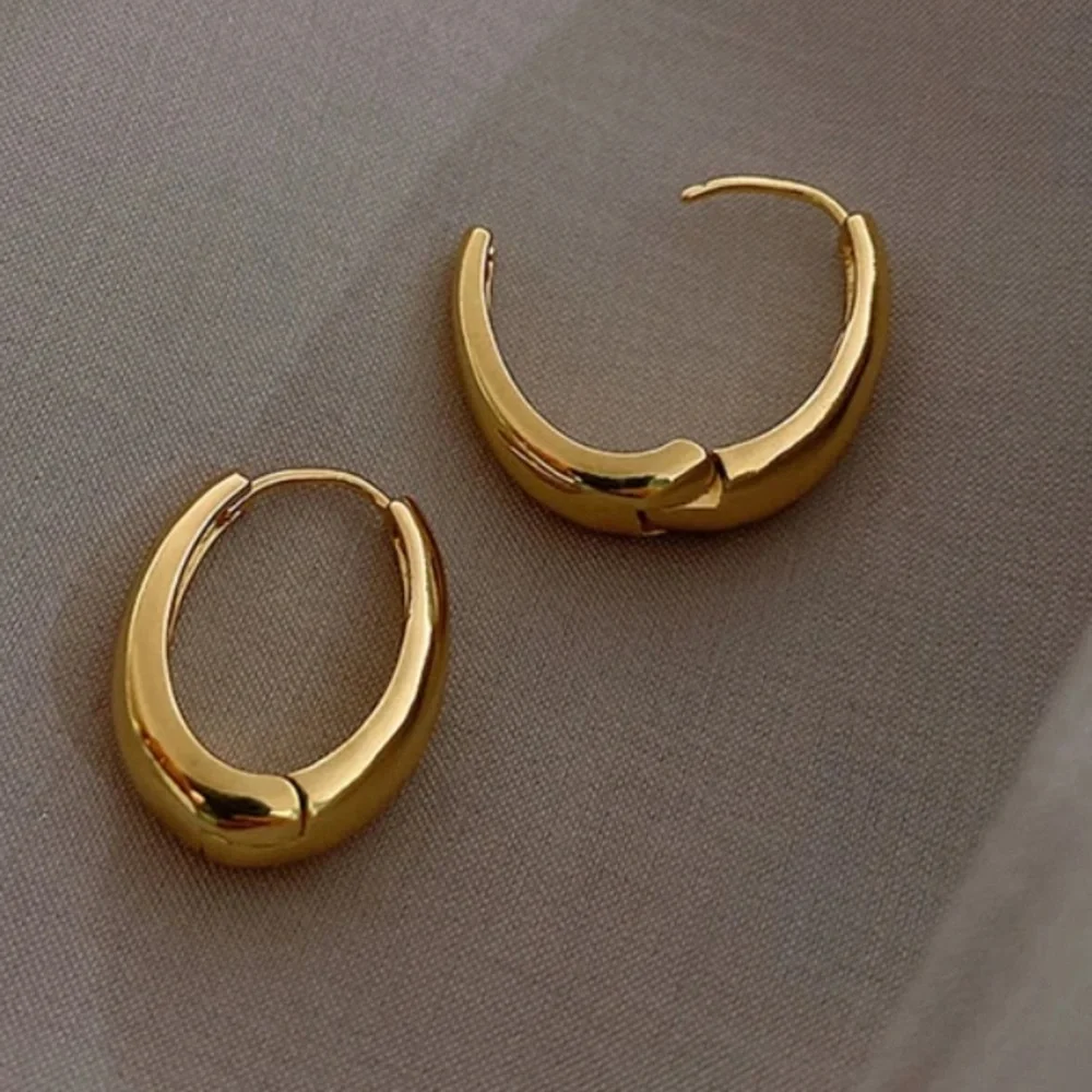 NWT 18k GOLD PLATED EARRINGS - Picture 3 of 7
